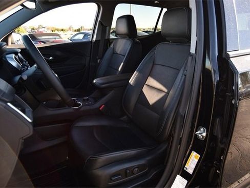 Used 2024 GMC Terrain SLT image 21