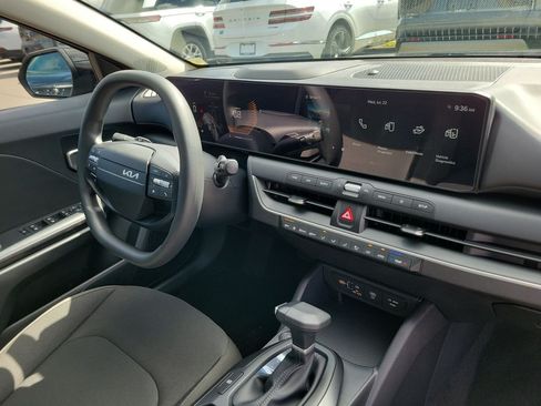 New 2026 Kia K4 FWD image 8