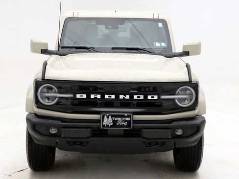 Used 2025 Ford Bronco Outer Banks image 4