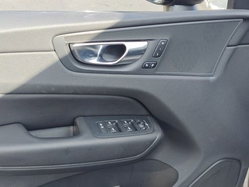 Used 2025 Volvo XC60 B5 Plus image 9