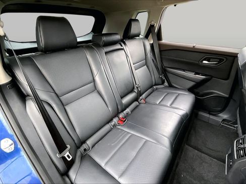 Used 2023 Nissan Rogue SV w/ SV Premium B Package FWD image 18