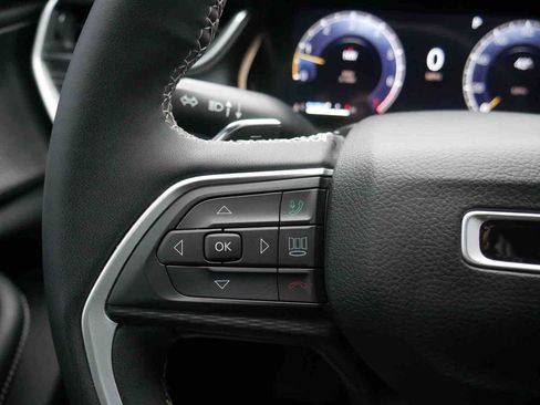 Used 2023 Jeep Grand Cherokee L Laredo image 37