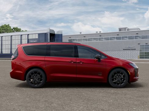 New 2027 Chrysler Pacifica Select FWD image 12
