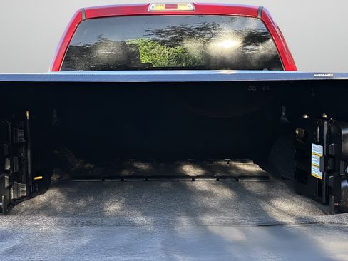 Used 2010 Ford F150 XLT image 25