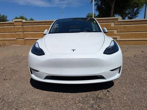 Used 2025 Tesla Model Y Long Range image 2