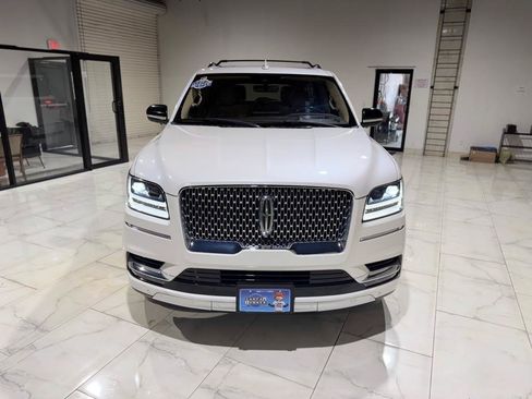 Used 2019 Lincoln Navigator L Reserve AWD/4WD image 2