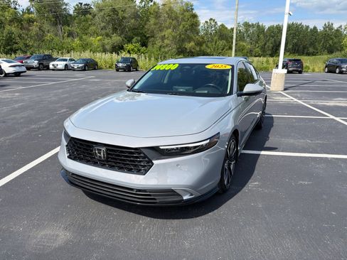 Used 2025 Honda Accord Touring image 2