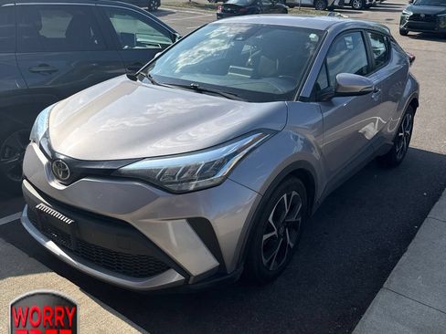 Used 2020 Toyota C-HR XLE FWD image 1