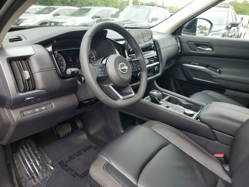 Used 2025 Nissan Pathfinder SL w/ Cargo Package AWD/4WD image 22