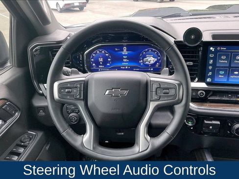 Used 2025 Chevrolet Silverado 1500 LT Trail Boss w/ Convenience Package II AWD/4WD image 10