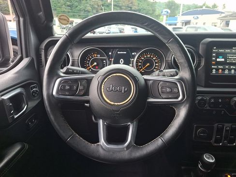 Used 2018 Jeep Wrangler Unlimited Sahara w/ Cold Weather Group AWD/4WD image 19