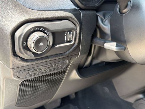 Used 2025 Jeep Wrangler Unlimited Sport AWD/4WD image 18