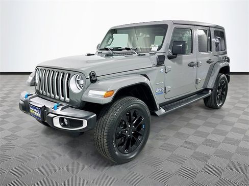 Used 2022 Jeep Wrangler Unlimited Sahara w/ Cold Weather Group image 3