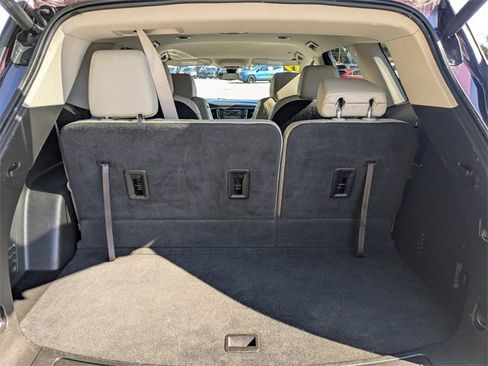 Used 2019 Buick Enclave Essence image 12