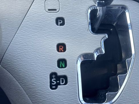 Used 2012 Toyota Sienna LE FWD image 25