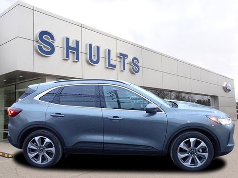 Certified 2025 Ford Escape Platinum image 4