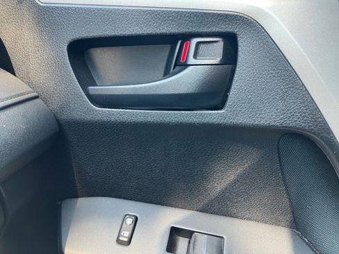 Used 2016 Toyota RAV4 LE AWD/4WD image 33