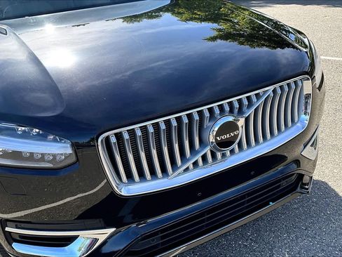 Used 2025 Volvo XC90 T8 Core w/ Climate Package image 29
