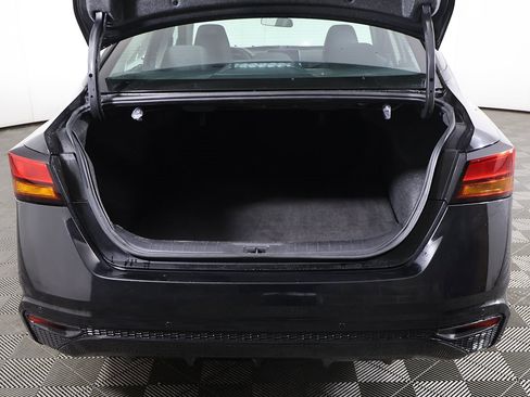 Used 2025 Nissan Altima 2.5 SV image 12