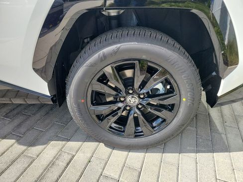 New 2026 Toyota RAV4 SE w/ Convenience Package image 30