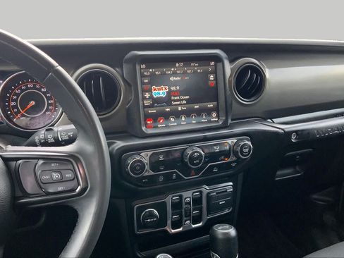 Used 2023 Jeep Wrangler Unlimited Sport AWD/4WD image 7