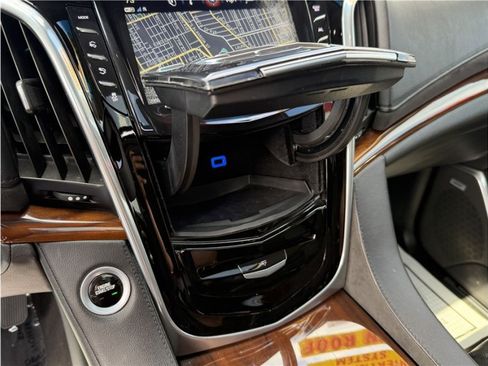 Used 2019 Cadillac Escalade ESV Premium Luxury RWD image 45