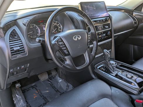 Used 2024 INFINITI QX80 Luxe image 11