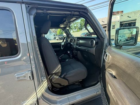 Used 2022 Jeep Wrangler Unlimited Sport AWD/4WD image 12