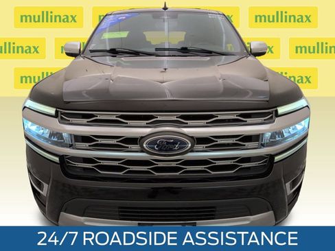 Certified 2023 Ford Expedition Platinum image 18
