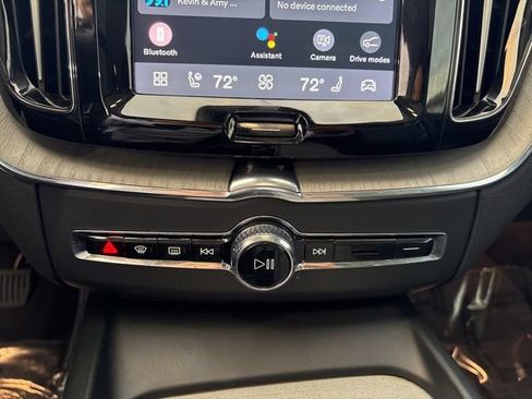 Used 2025 Volvo XC60 B5 Plus AWD/4WD image 27