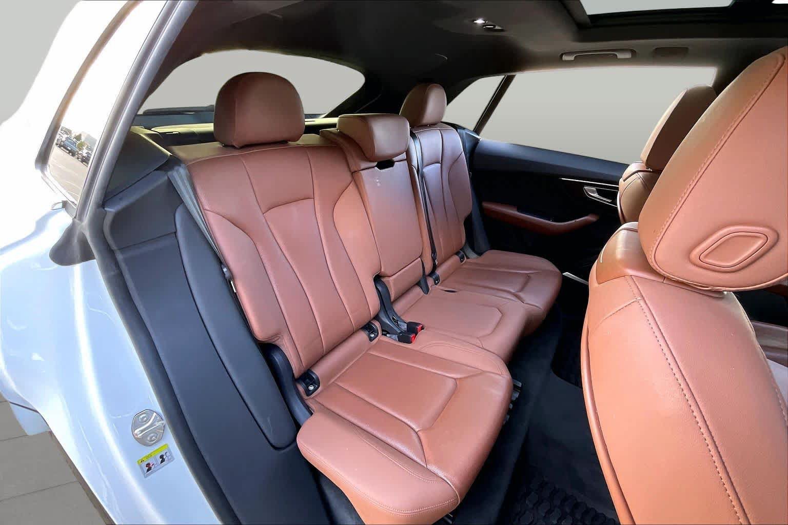 Used 2021 Audi Q8 Premium Plus AWD/4WD image 20
