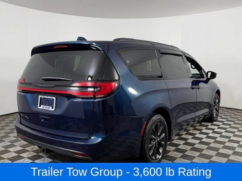 Used 2021 Chrysler Pacifica Touring-L w/ S Appearance Package FWD image 8