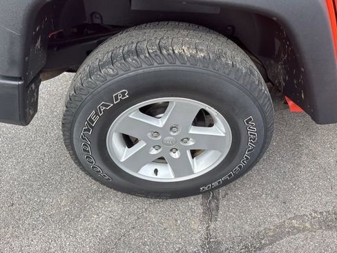 Used 2015 Jeep Wrangler Unlimited Sport w/ Quick Order Package 24S AWD/4WD image 9