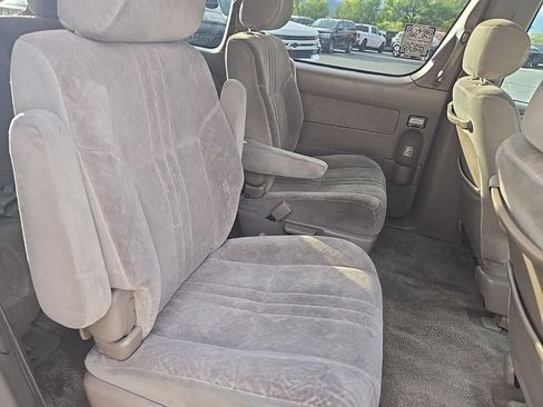 Used 2000 Toyota Sienna LE image 24