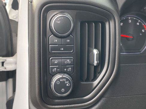 Used 2024 Chevrolet Silverado 2500 Custom w/ Custom Value Package image 18