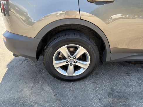 Used 2015 Toyota RAV4 XLE AWD/4WD image 17