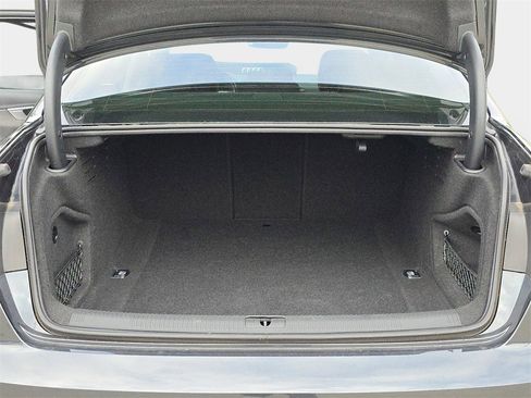 Used 2021 Audi A4 2.0T Premium w/ Convenience Package image 14