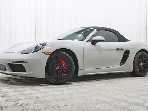 Used 2018 Porsche 718 Boxster S image 3