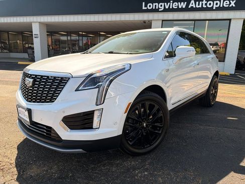 Used 2022 Cadillac XT5 Premium Luxury w/ Technology Package FWD image 1