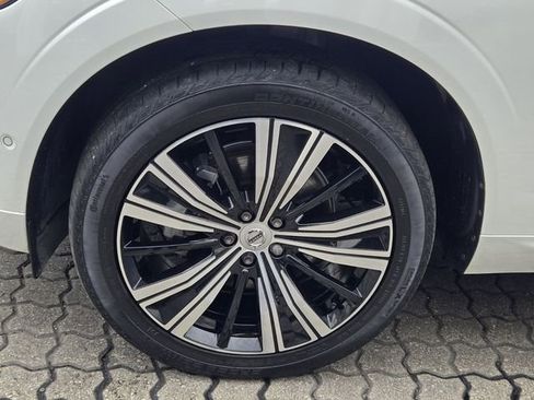 Certified 2023 Volvo XC60 B5 Plus w/ Climate Package AWD/4WD image 11