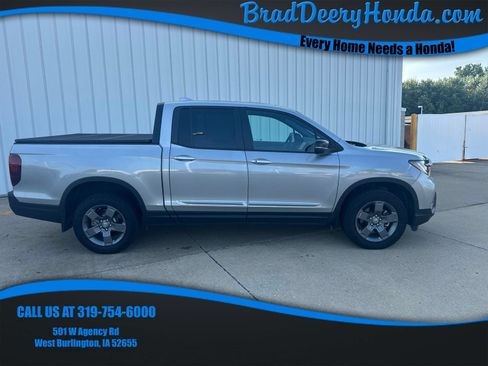 Used 2025 Honda Ridgeline TrailSport image 1