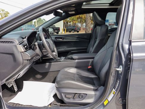 Used 2025 Toyota Camry XSE w/ Premium Plus Package image 8