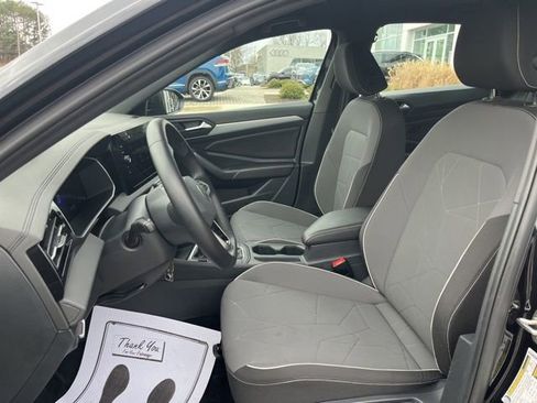 Used 2025 Volkswagen Jetta Sport image 27