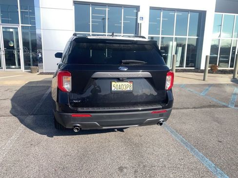 Used 2024 Ford Explorer XLT w/ Equipment Group 202A image 3