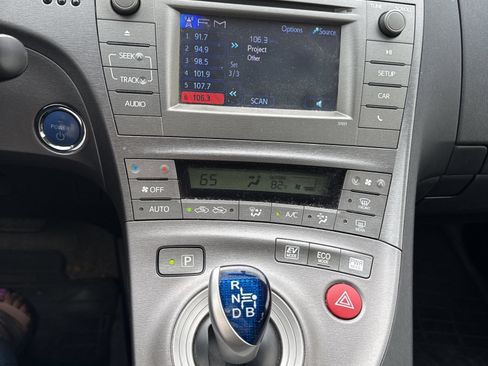 Used 2012 Toyota Prius Two FWD image 3