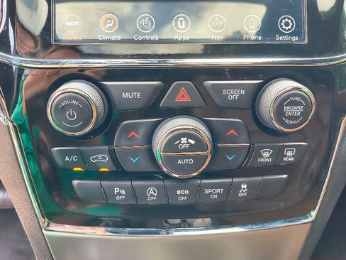 Used 2021 Jeep Grand Cherokee Overland w/ Trailer Tow Group IV image 26