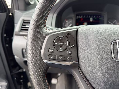 Certified 2025 Honda Passport TrailSport image 18