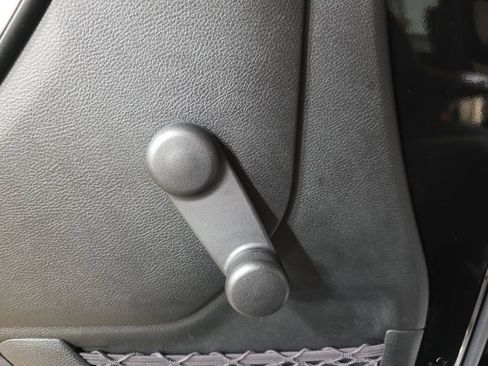 Used 2018 Jeep Wrangler Sport image 24