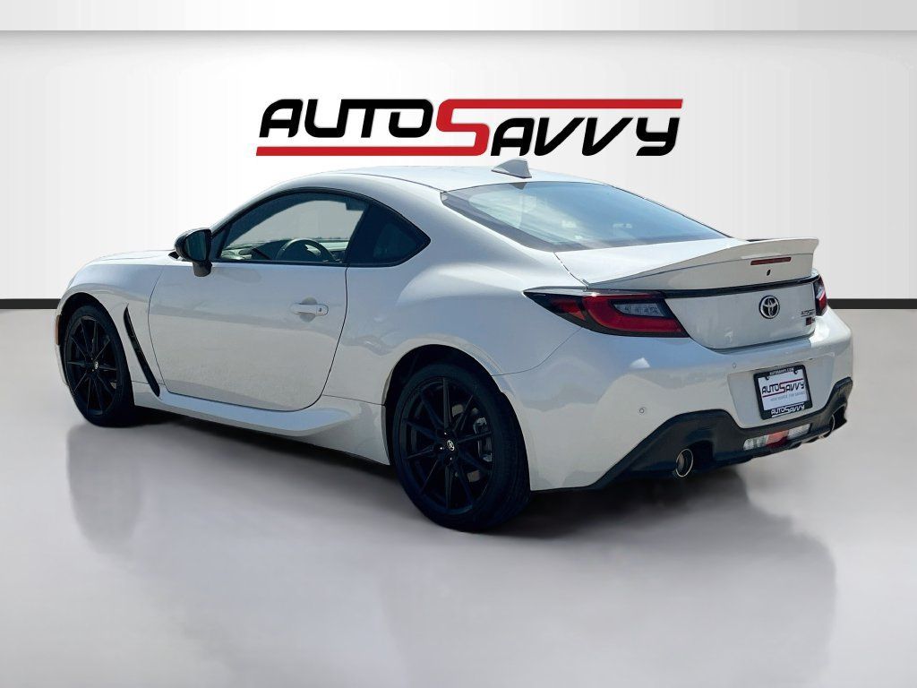 Used 2026 Toyota GR86 Premium w/ ALL Weather Mat Package (TMS) RWD image 5