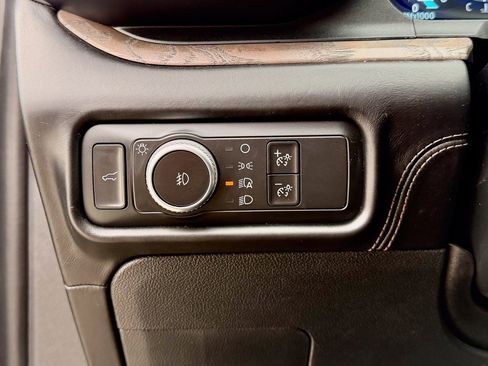 Used 2020 Ford Explorer Platinum w/ Premium Technology Package image 10